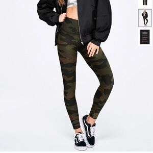 PINK Victoria’s Secret Ultimate High Waist Camo Leggings